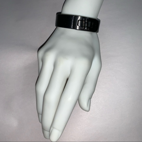 CHANEL re-issue black Mademoiselle Turn-lock CUFF BRACELET - Picture 11 of 16